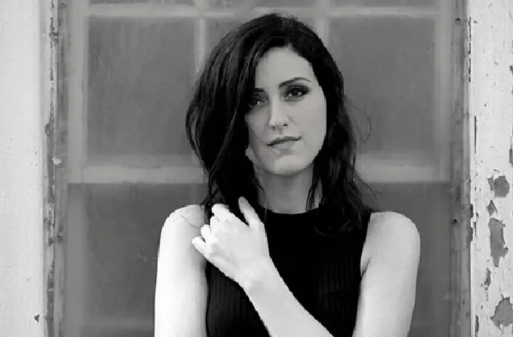 این موزیک ویدئو به یاد کودکانِ قربانی در پرواز پی.اس۷۵۲ ساخته شده